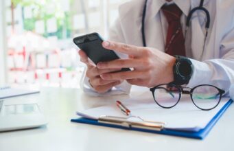 When Texting Becomes Lifesaving: A Real Conversation About 2-Way Messaging in Healthcare 2-Way Messaging in Healthcare